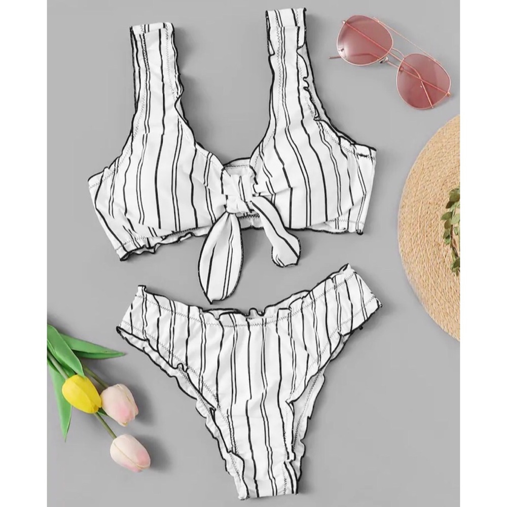 Stripped ruffle bikini